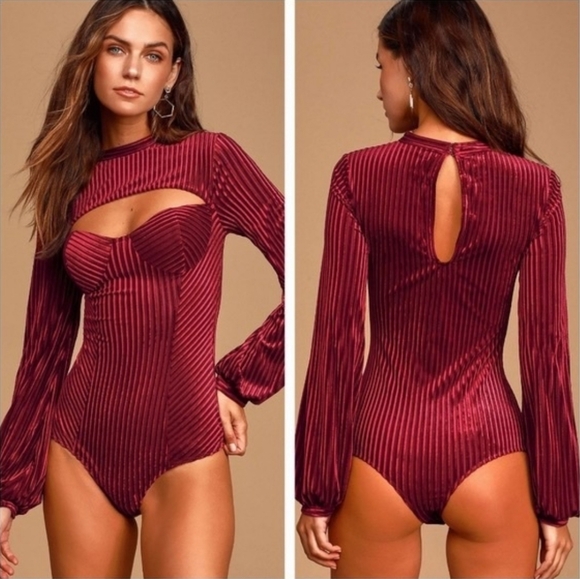 Lulu's Always Alluring Burgundy Striped Velvet Cutout Long Sleeve Top Sz XS NWT - Picture 2 of 12